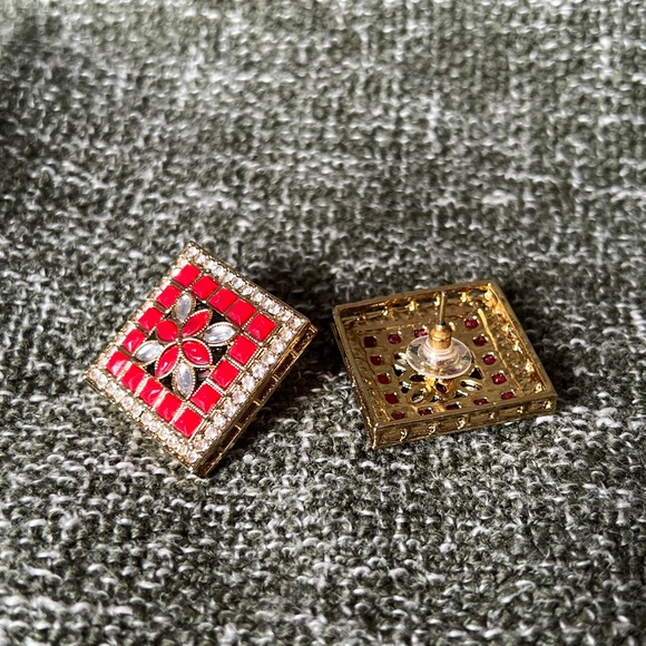 Red and white choker set with studs - Picture 6 of 6